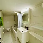 아파트 Wef And Luxury Ak 쿠블리스